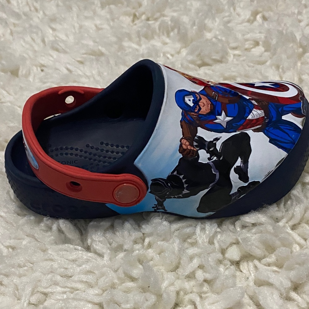 Crocs Marvel Avengers superhero boys size 11 crocs iconic comfort shoes ¥ - Picture 10 of 16